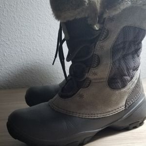 Columbia 200 snow boots
